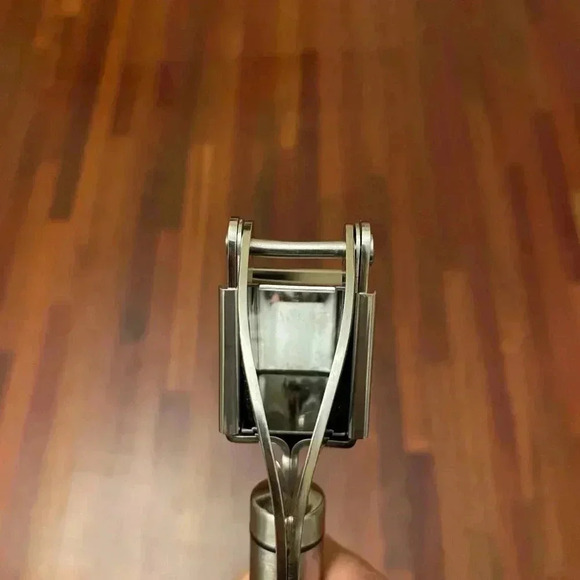 Garlic Press - Picture 4 of 4